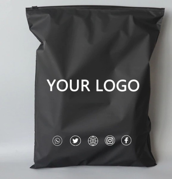 Черные пакеты с бегунком слайдером с печатью логотипа