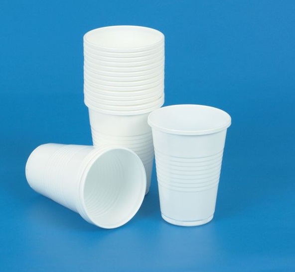 Стаканчики для напитков пластиковые и бумажные