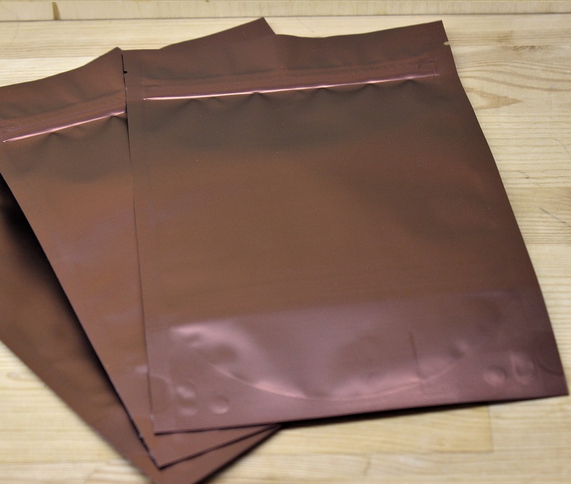 Металлизированный коричневый матовый металлизированный дой-пакет с zip застежкой